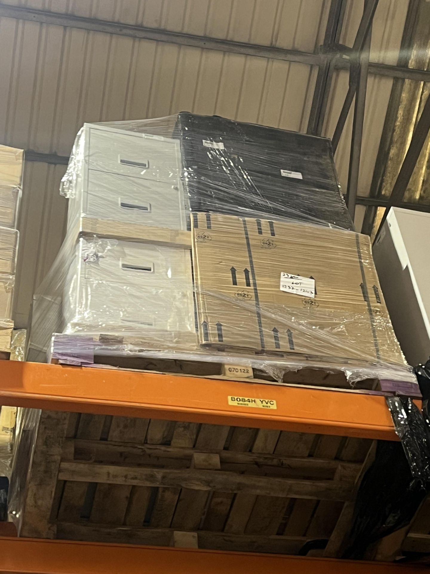 PALLET TO CONTAIN 8 X METAL FILING CABINETS IN VARIOUS SIZES R15-3