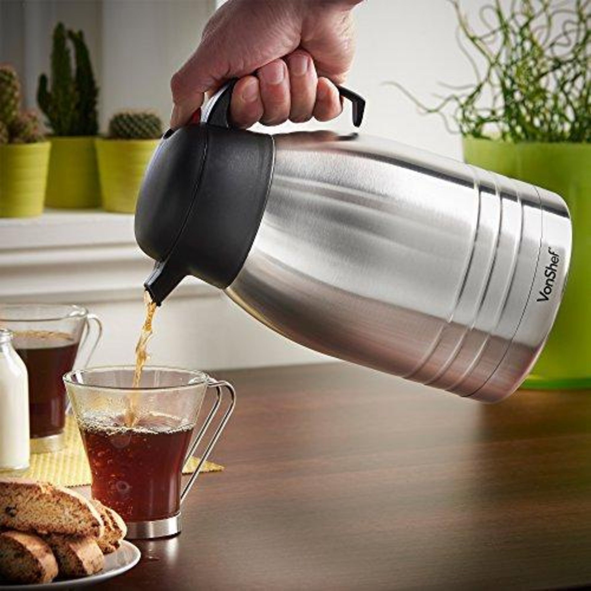 2L Stainless Steel Vacuum Jug - ER50. Keep every drink at just the right temperature with a little - Image 3 of 4