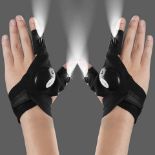 10 X BRAND NEW PAIRS OF HANDY SOLUTIONS GLOVES LIGHTS (SA0193)