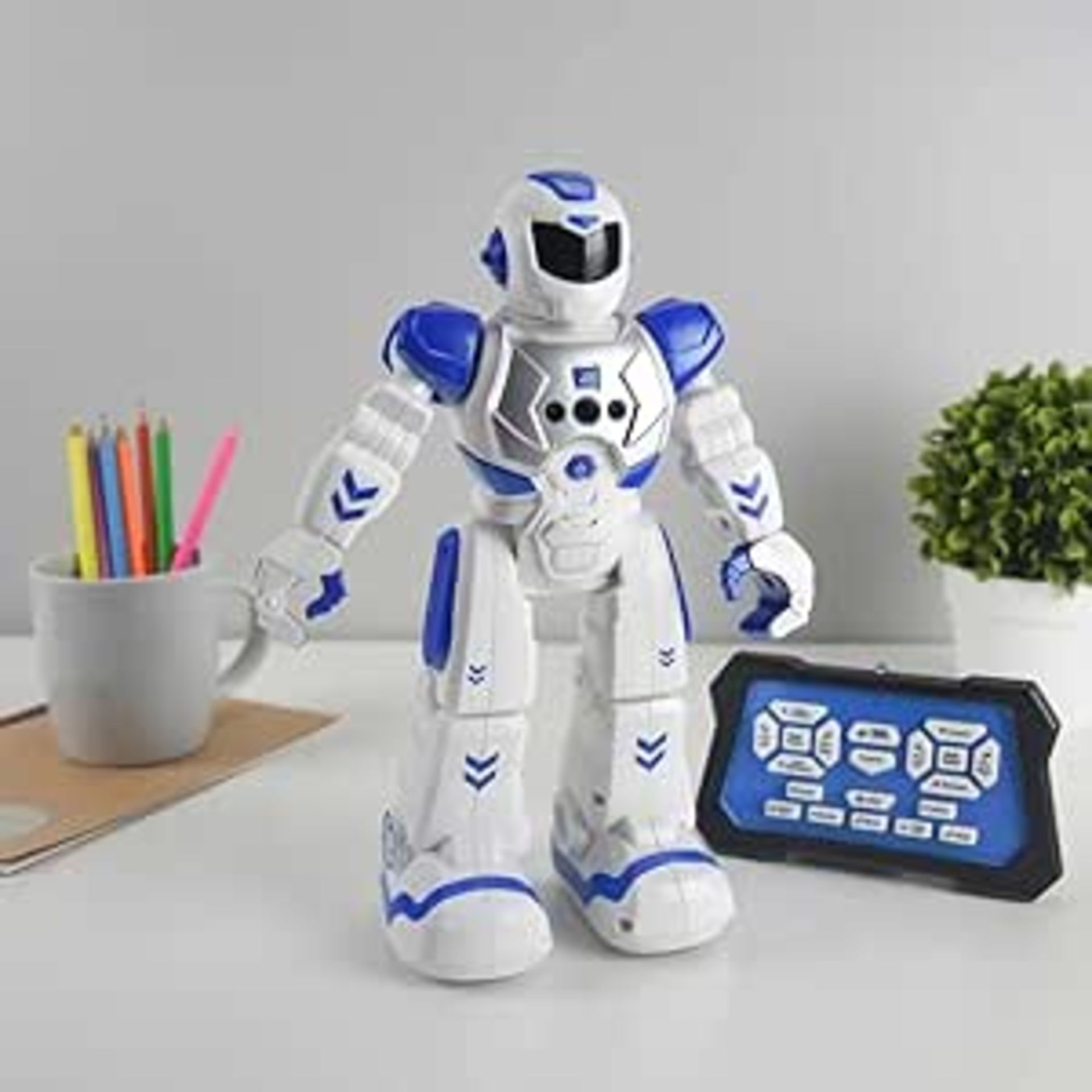 Remote Control Super-intelligent Motion Robot By RED5. - ER22.