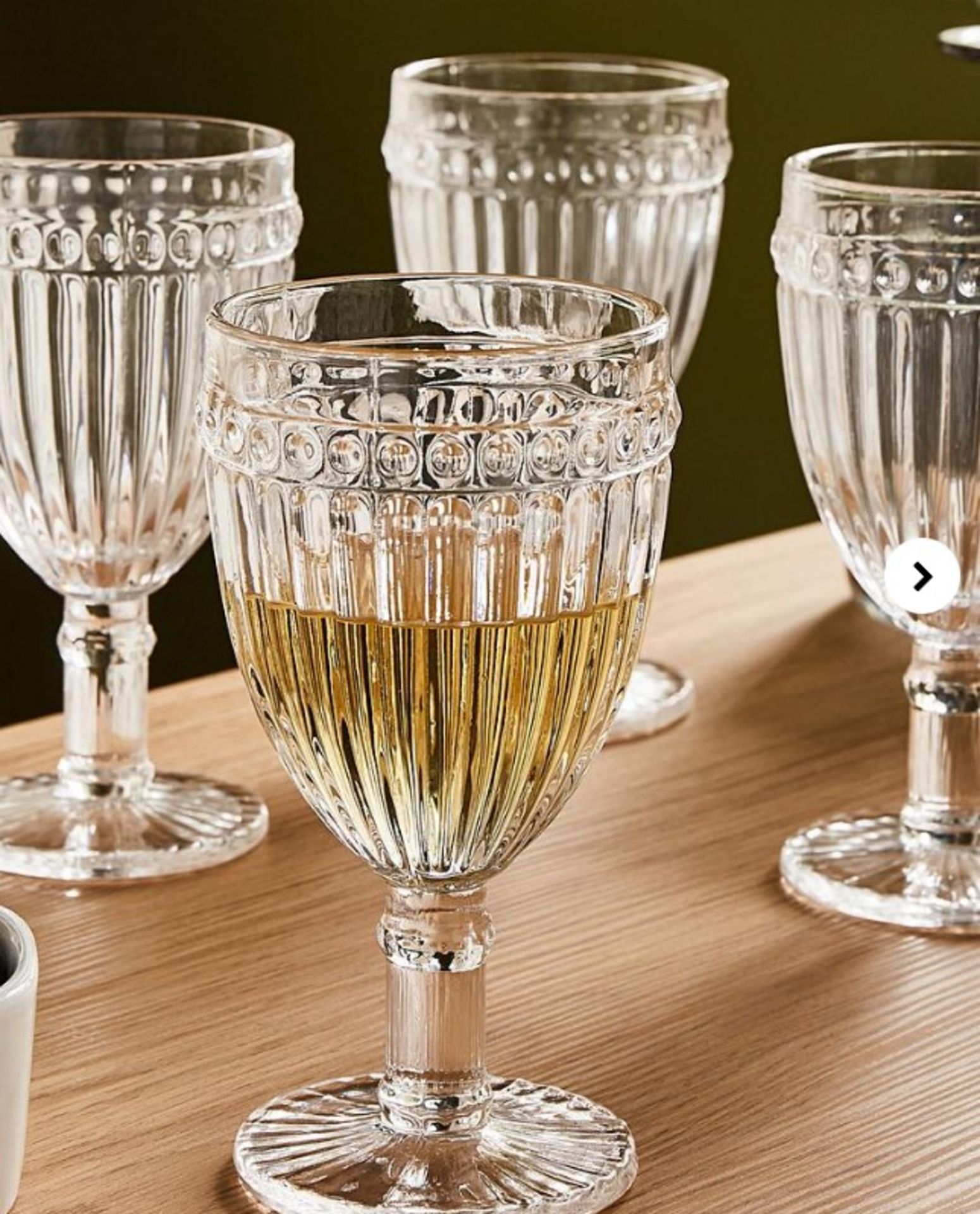 Julipa Set of 4 Wine Glasses. - ER22. RRP £59.00. Julipa set of four wine glasses with patterned