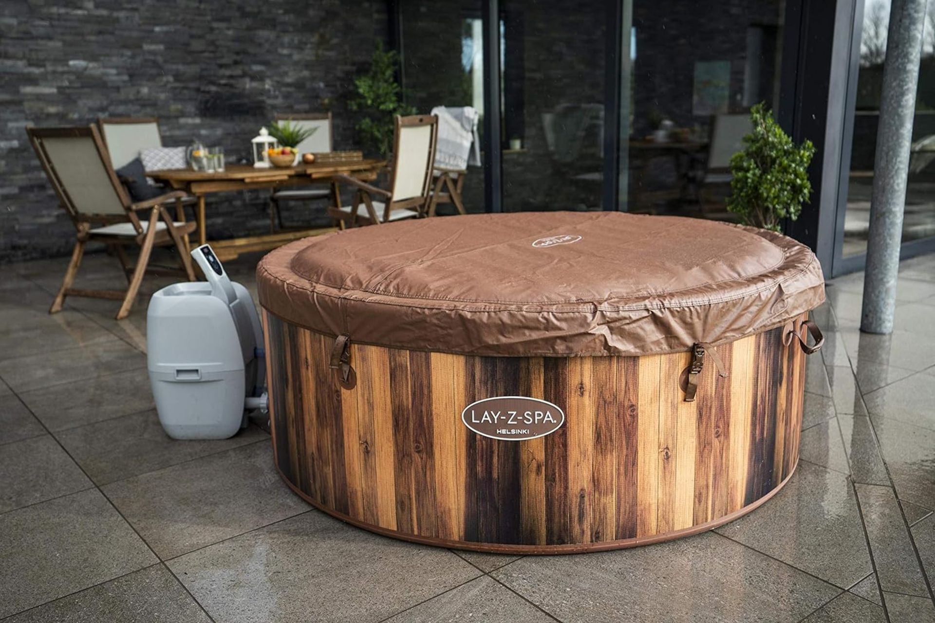NEW & BOXED LAY-Z-SPA Helsinki 7 Person Hot Tub. RRP £919.99. This Nordic inspired spa features - Image 9 of 9