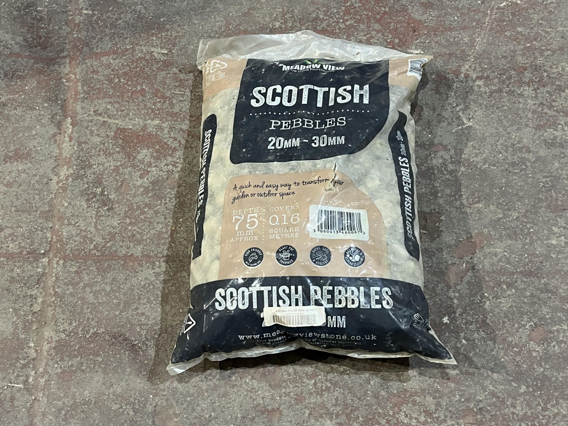 12 X BRAND NEW BAGS OF 20MM-30MM SCOTTISH PEBBLES R10-2