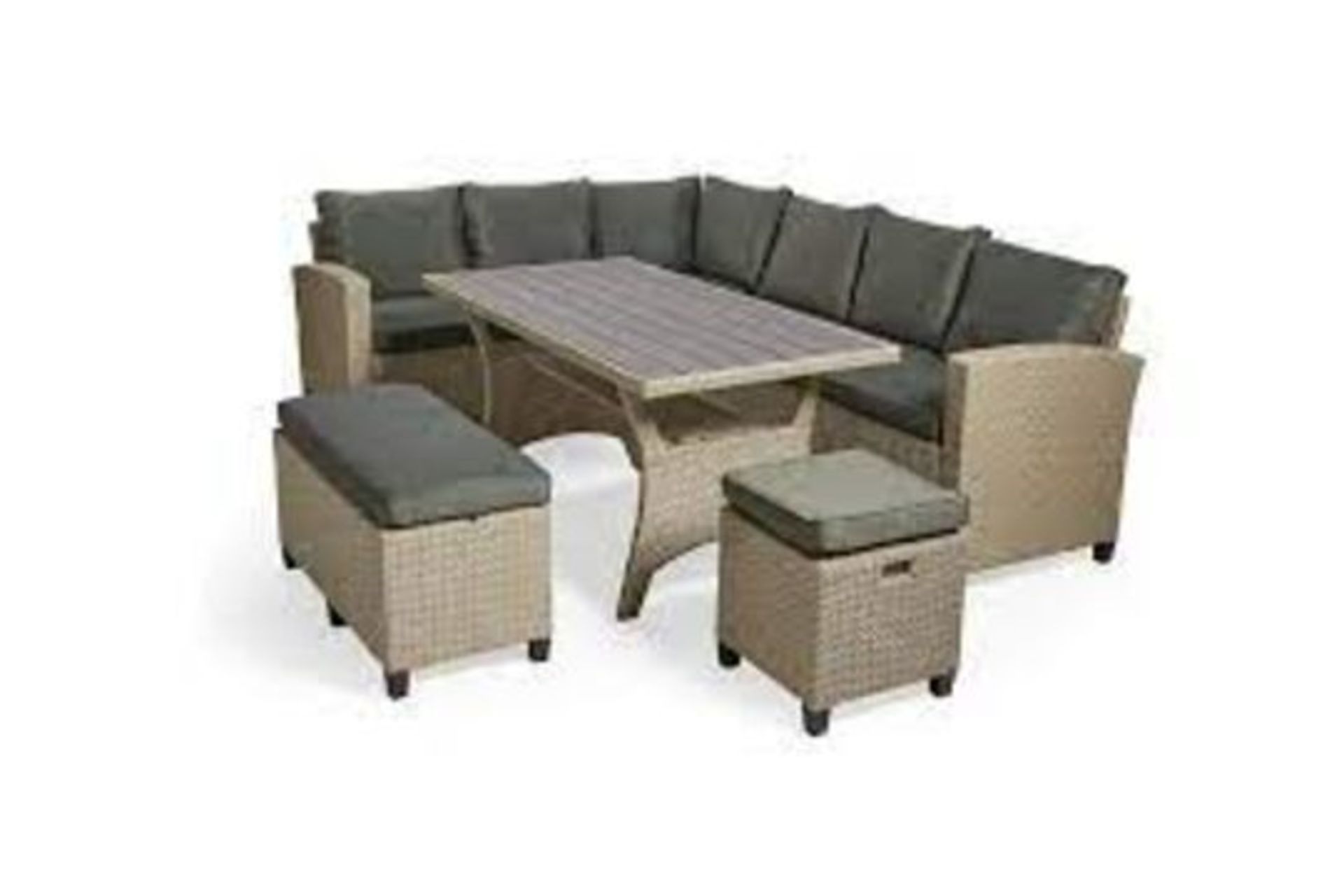 7 Seater Rattan Garden Dining Set. - ER49. (3E/11) Finished with a deluxe colourway to fit with