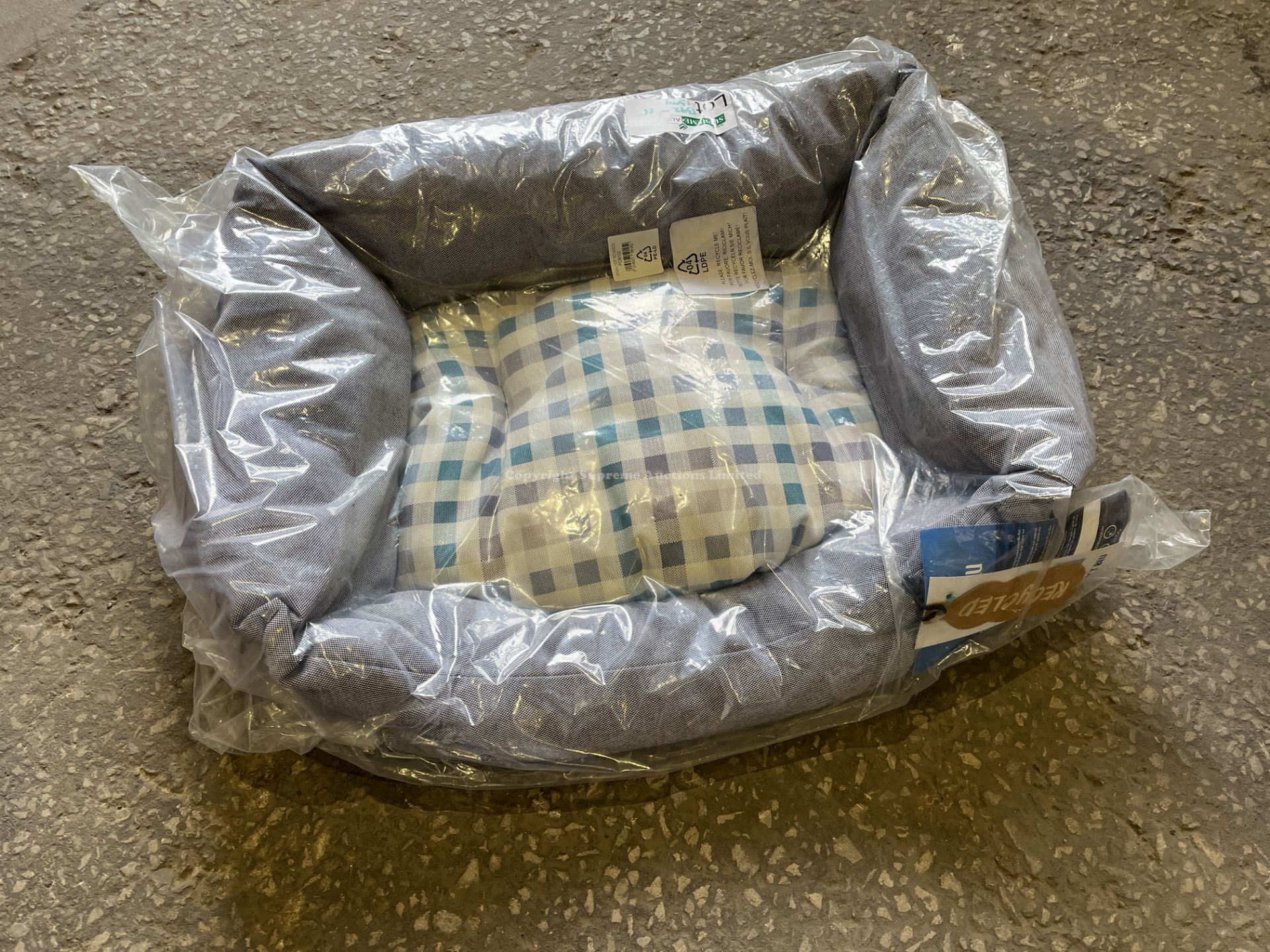 5 X BRAND ENW PROJECT BLU ECO BENGAL NEST BEDS 45 X 60CM RRP £55 EACH R8.2