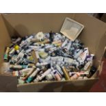 MIXED PALLET TO CONATIN A LARGE QUANTITY OF SEALANTS IN VARIOUS BRANDS AND SIZES R15