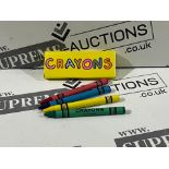 576 X BRAND NEW PACKS OF 4 ASSORTED CHILDRENS CRAYONS R10-11