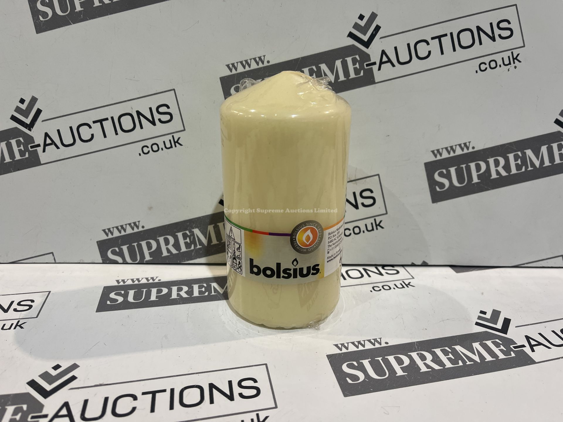 32 X BRAND NEW BOLSIUS LARGE CANDLES R15-2