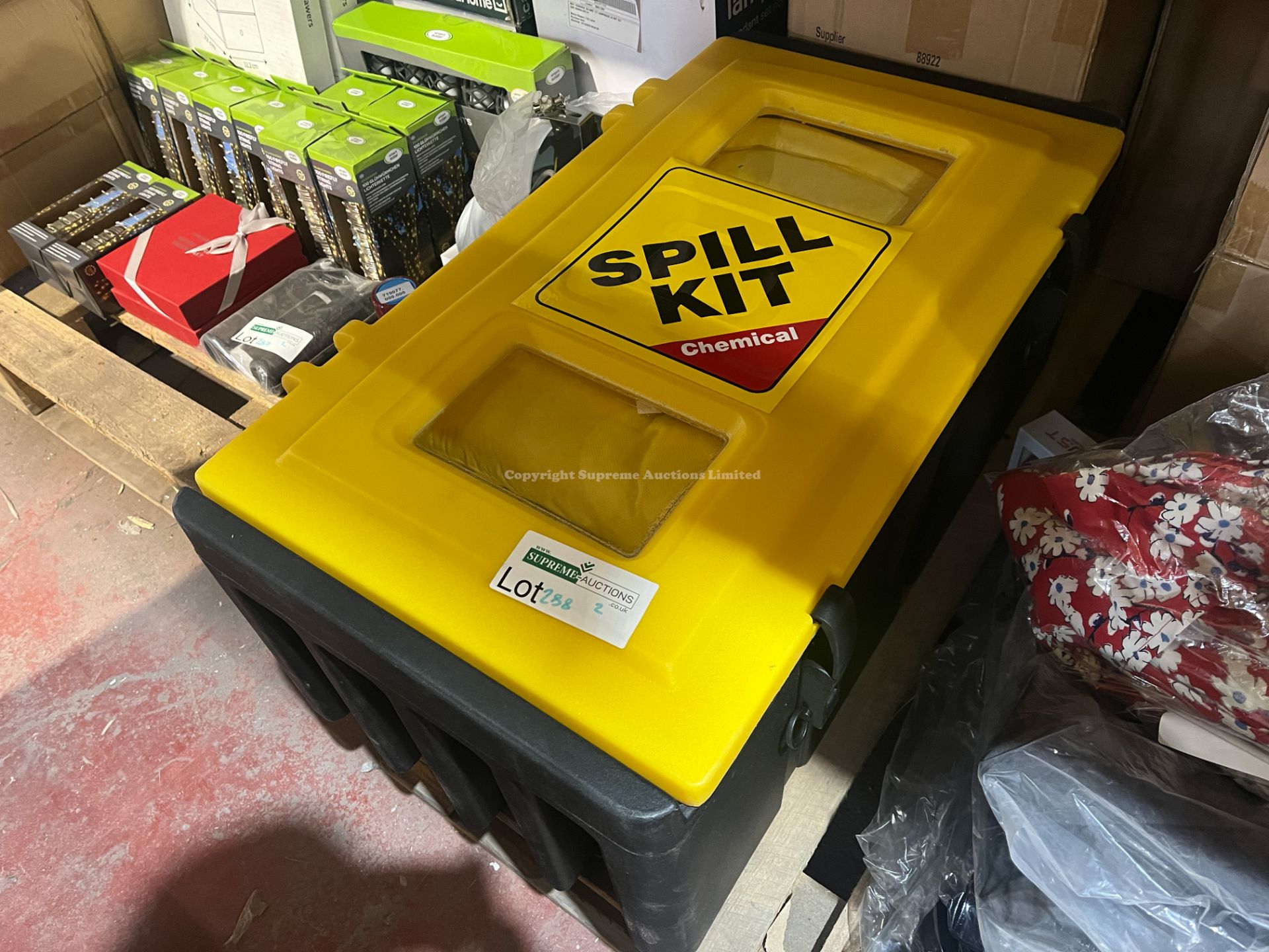 BRAND NEW COMMERCIAL SPILL KIT R15-3