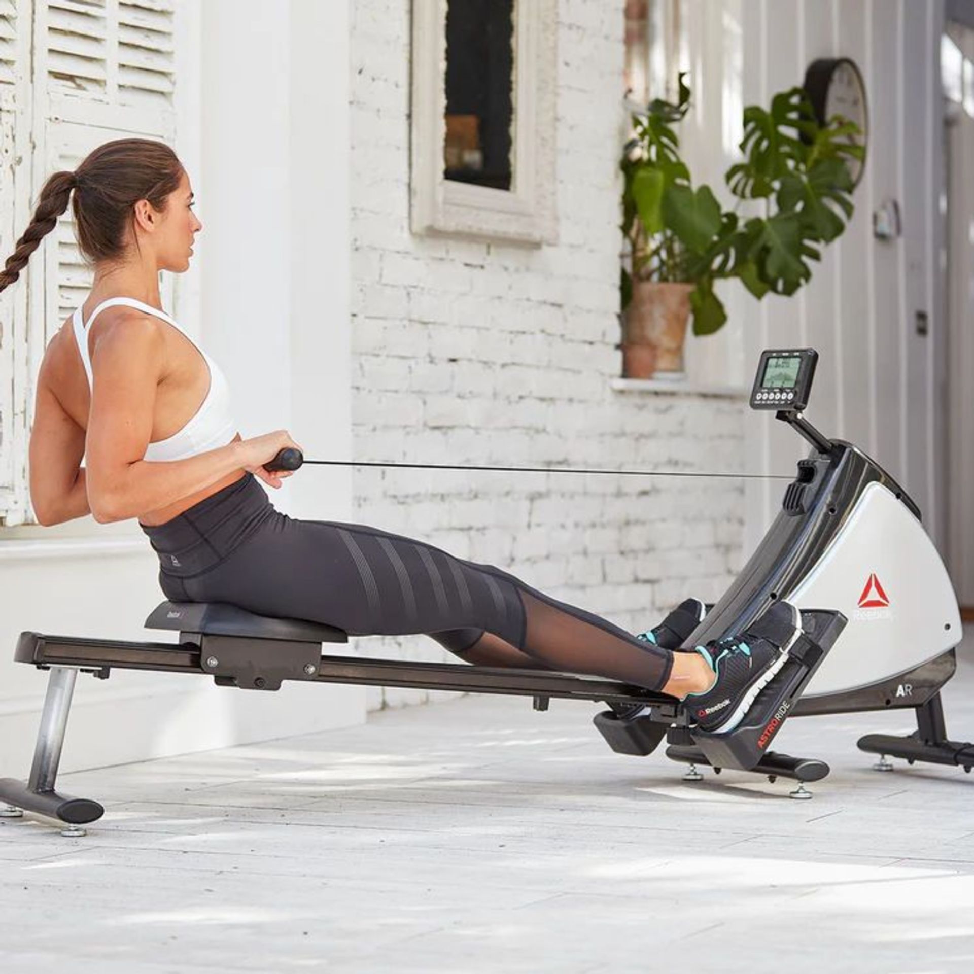 BRAND NEW REEBOK AR Rower. RRP £514.99 EACH R9-8. Designed for you to create more effective and - Image 4 of 4