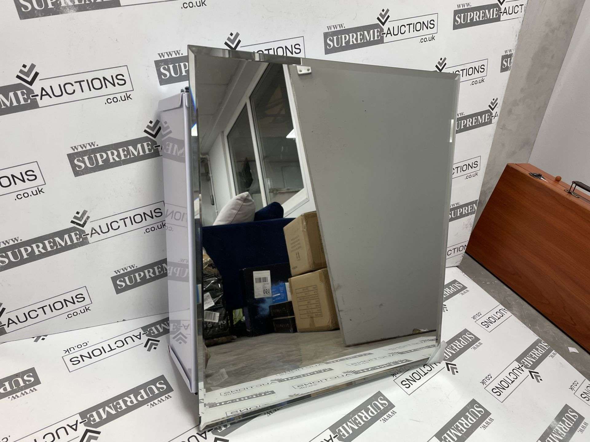 4 X BRAND NEW WHITE SLIDING MIRROR DOOR BATHROOM CABINETS R8