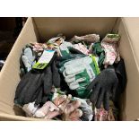 98 X BRAND NEW PAIRS OF ASSORTED GARDENING GLOVES IN VARIOUS DESIGNS AND SIZES R9-6