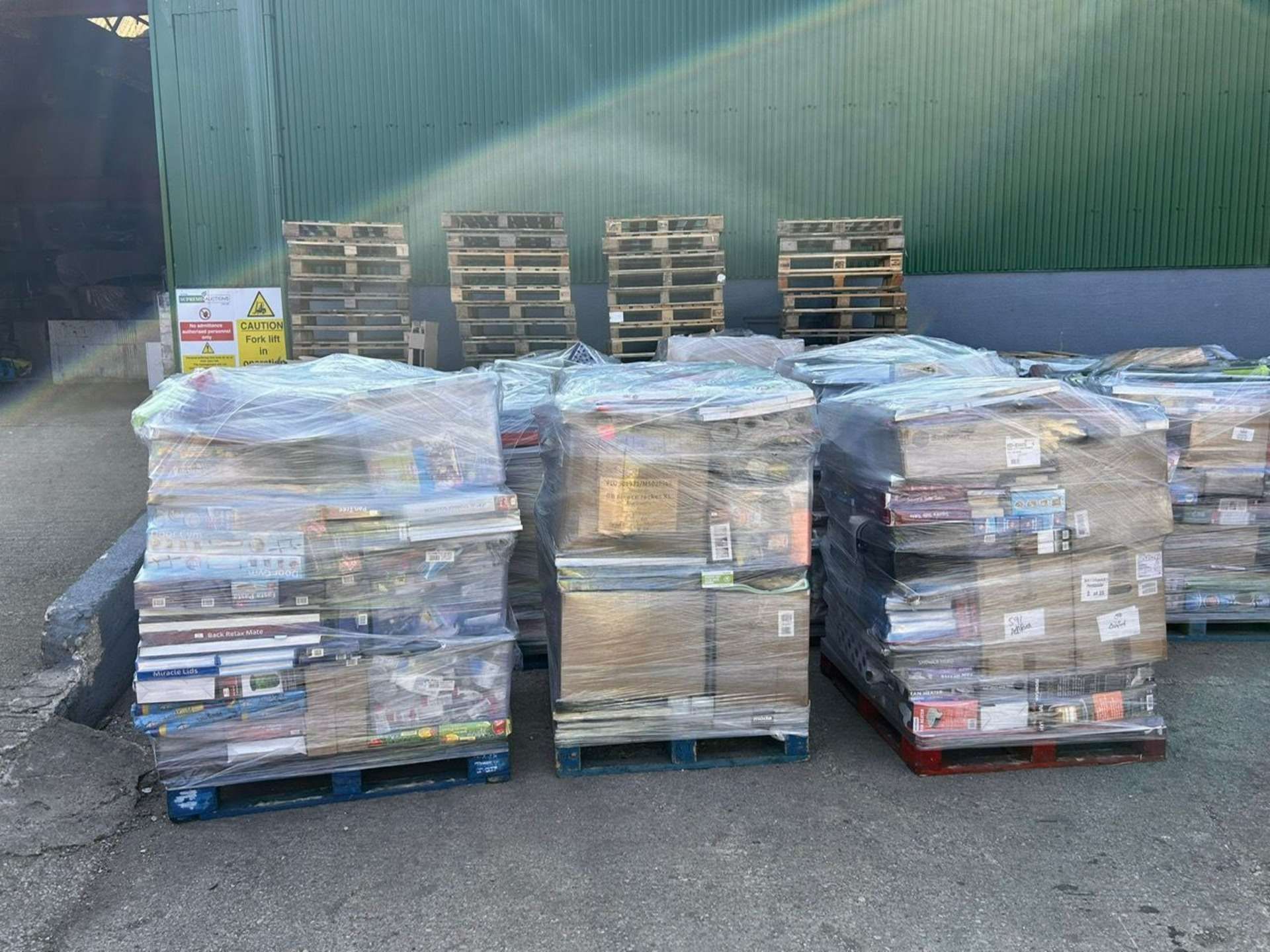 Large Pallet of Unchecked End of Line/Damaged Packaging Supermarket Stock. Huge variety of items - Image 10 of 18