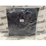 14 X BRAND NEW NAVY VELVET LUXURY CUSHIONS R16-1