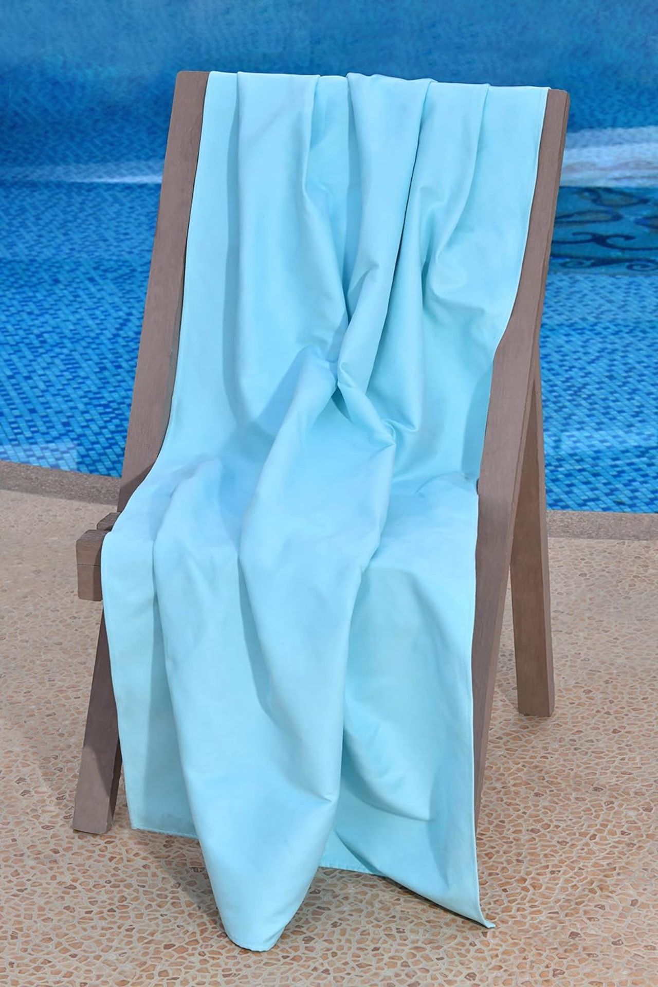 11x NEW & PACKAGED SLEEPDOWN Quick Dry Beach Towel 90 x 160cm With Carry Pouch - AQUA. RRP £21.99 - Image 2 of 4