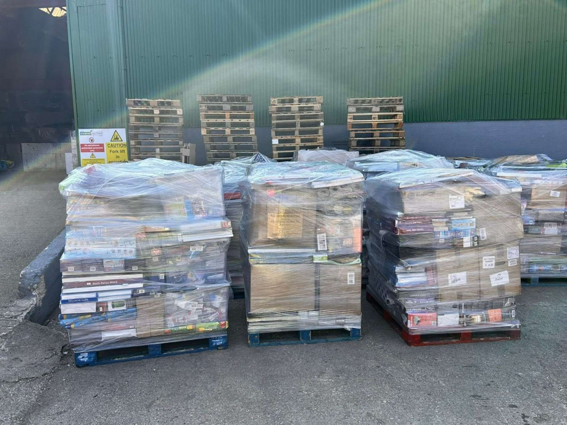 Large Pallet of Unchecked End of Line/Damaged Packaging Supermarket Stock. Huge variety of items - Image 10 of 17