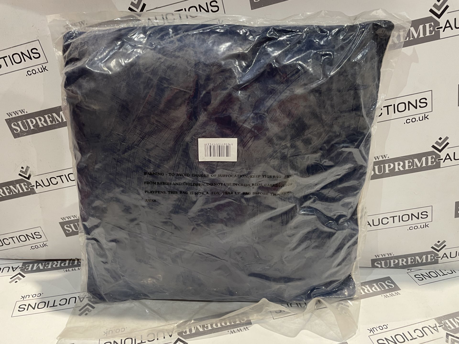 14 X BRAND NEW NAVY VELVET LUXURY CUSHIONS R16-1