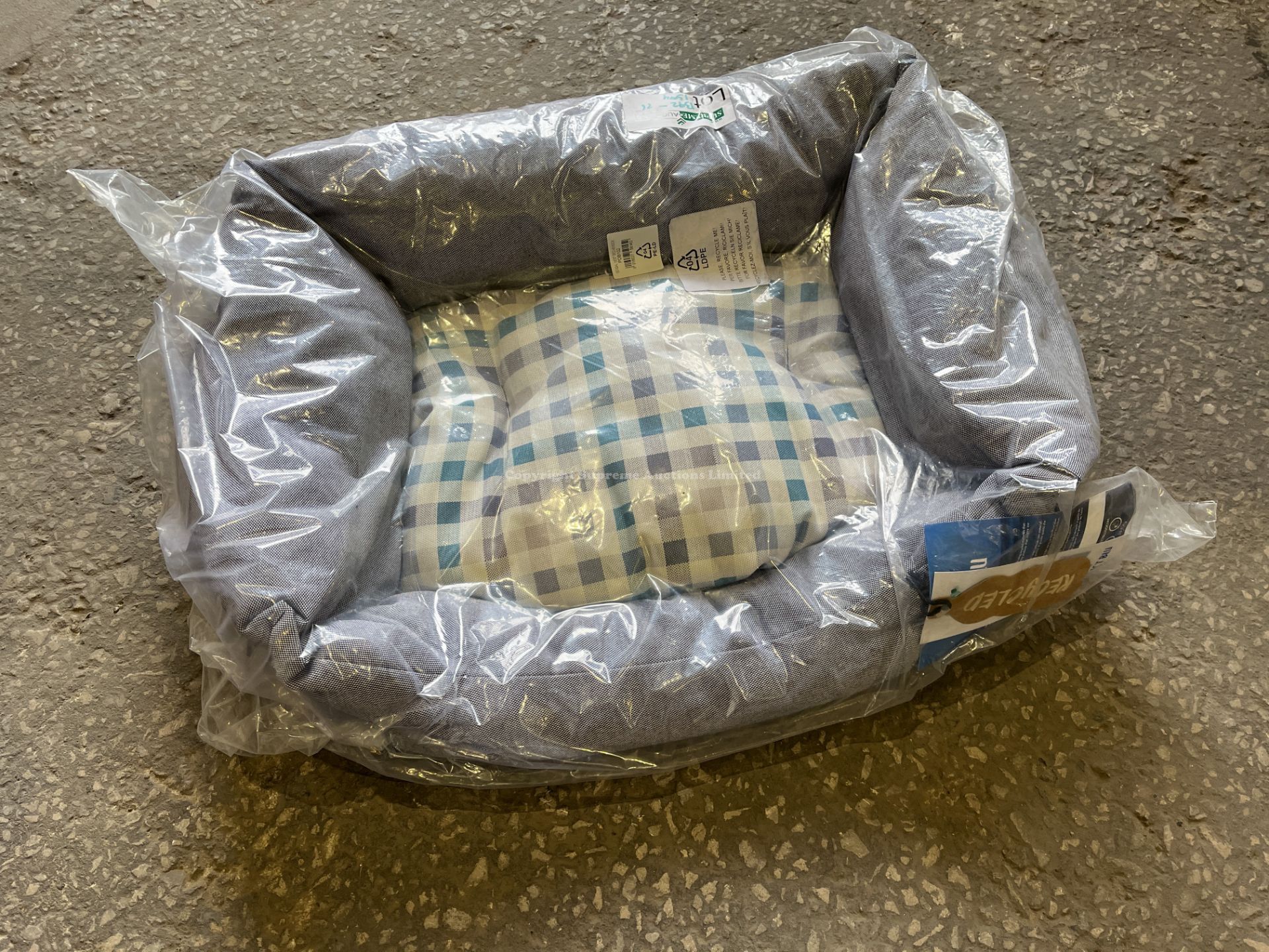 4 X BRAND ENW PROJECT BLU ECO BENGAL NEST BEDS 45 X 60CM RRP £55 EACH R8.2