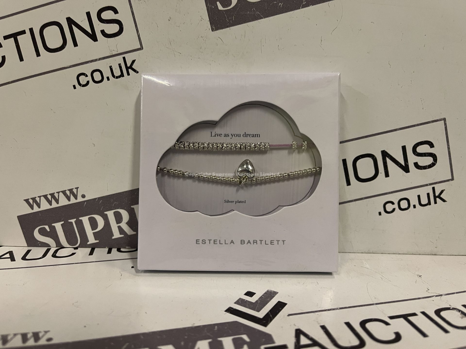 20x BRAND NEW ESTELLA BARTLETT SILVER HEART BRACELETS. (S2-14)