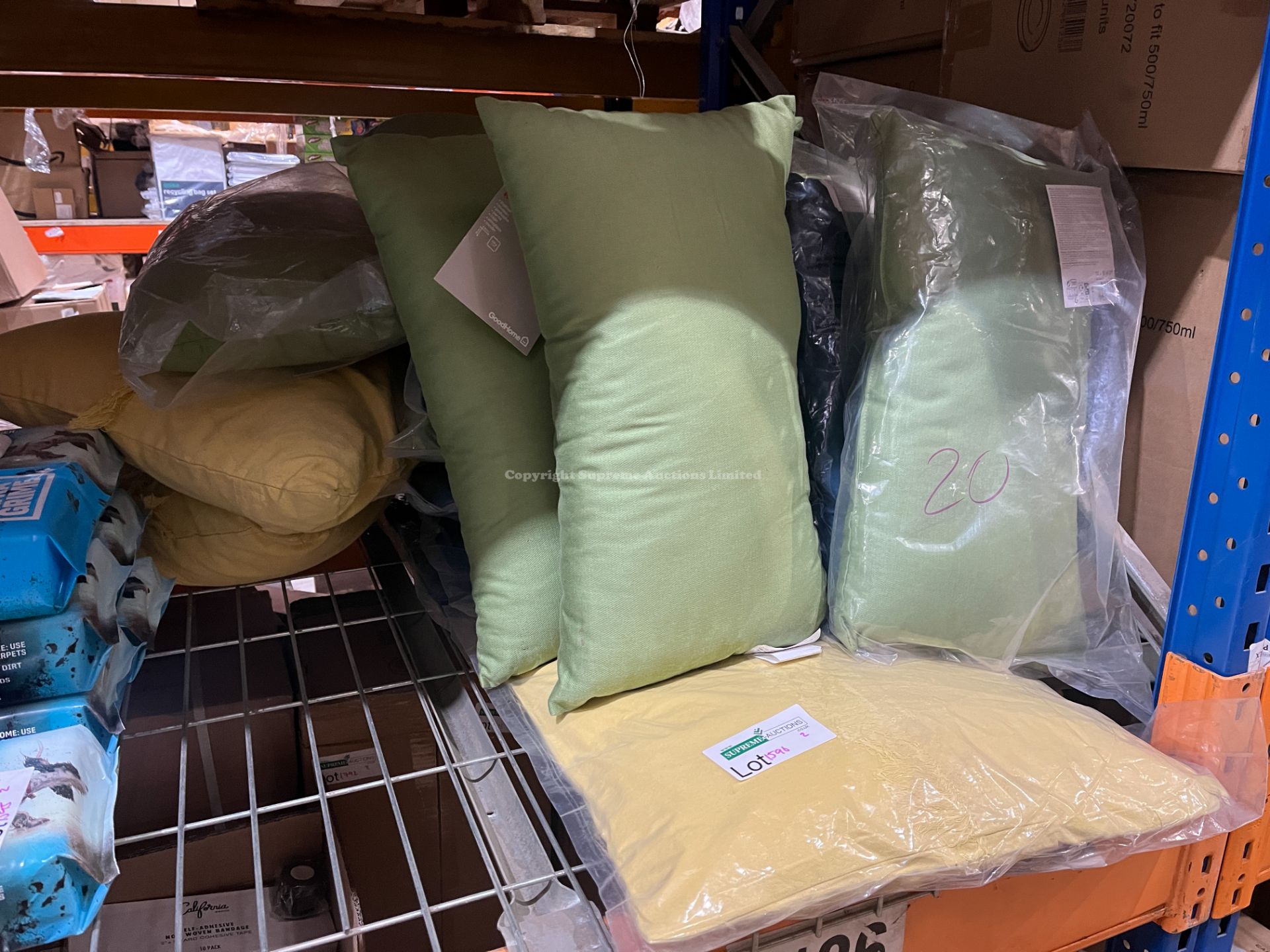 20 X BRAND NEW ASSORTED CUSHIONS IN VARIOUS STYLES AND SIZES R10-3