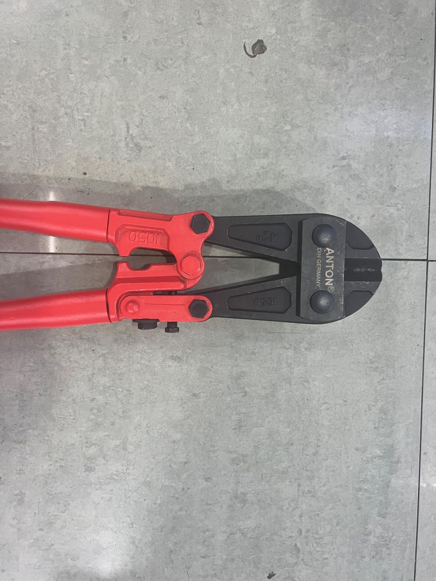 NEW 42INCH HEAVY DUTY BOLT CUTTER - Image 2 of 2