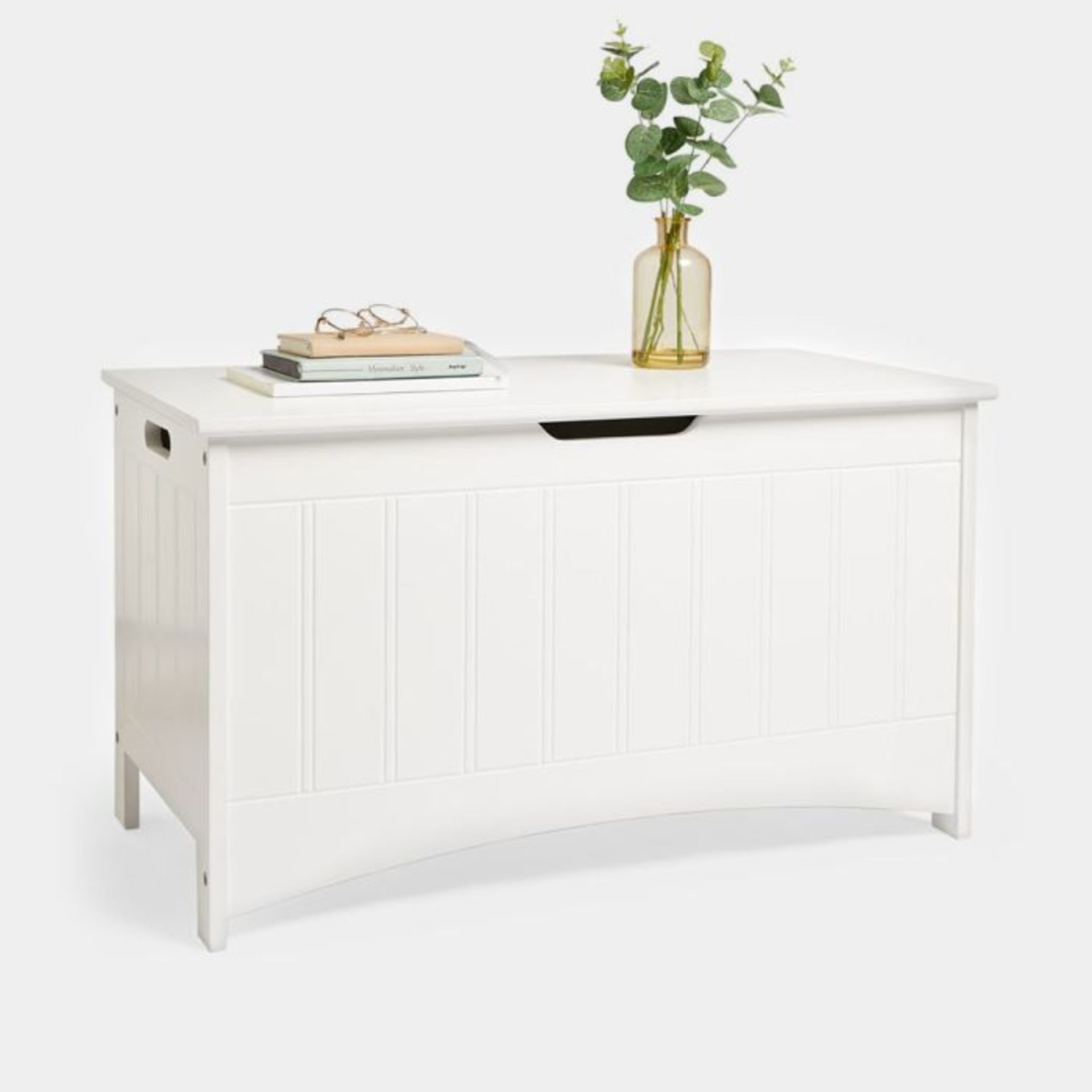 Holbrook White Storage Chest. -ER34. With a tongue-and-groove effect, the storage box has a