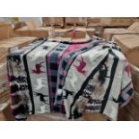 PALLET TO CONTAIN 100 X NEW & PACKAGED LUXURY 180x200CM FLEECE THROWS IN VARIOUS DESIGNS. RRP £37.99