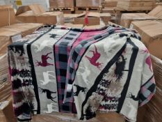 PALLET TO CONTAIN 100 X NEW & PACKAGED LUXURY 180x200CM FLEECE THROWS IN VARIOUS DESIGNS. RRP £37.99