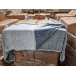 PALLET TO CONTAIN 200 X NEW & PACKAGED LUXURY 110X150CM FLEECE THROWS IN VARIOUS DESIGNS. RRP £24.99