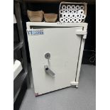 DUDLEY HEAVY DUTY SAFE WITH KEY