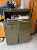 GREEN METAL STORAGE CUPBOARD UNIT INCLUDING CONTENTS