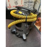 DEWALT WET & DRY VACUUM