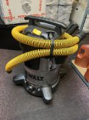 DEWALT WET & DRY VACUUM