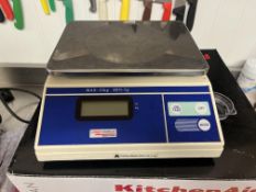 COMMERCIAL WEIGHING SCALES