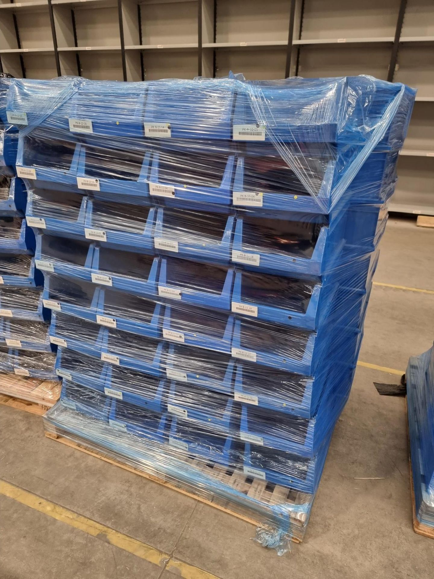 PALLET TO CONTAIN 80 x BLUE STACKABLE STORAGE TUBS