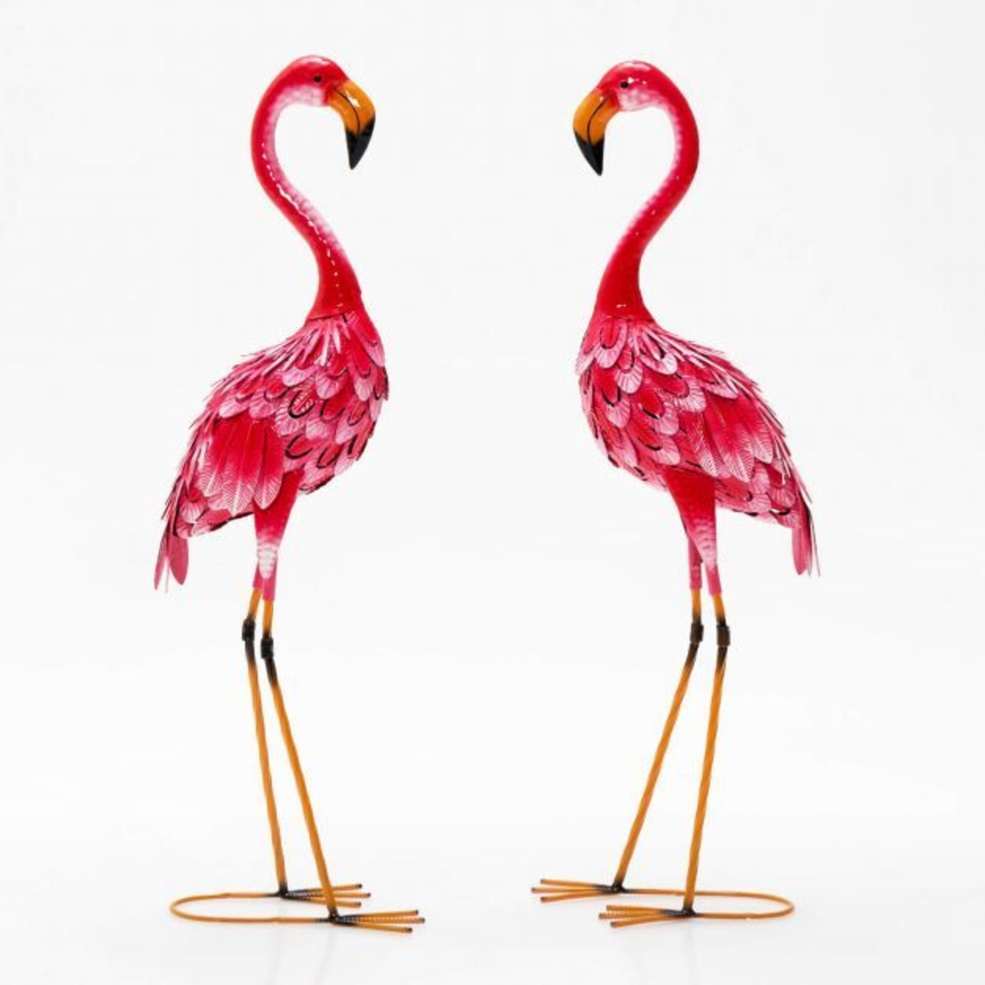 2 Pieces Flamingo Garden Statue Set with Metal Frame for Backyary. - ER54 Each flamingo statue has a