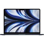 GRADE A APPLE 13-Inch MacBook Air M2. RRP £1058. Screen: 13.6 Inch Liquid Retina Display, RAM /