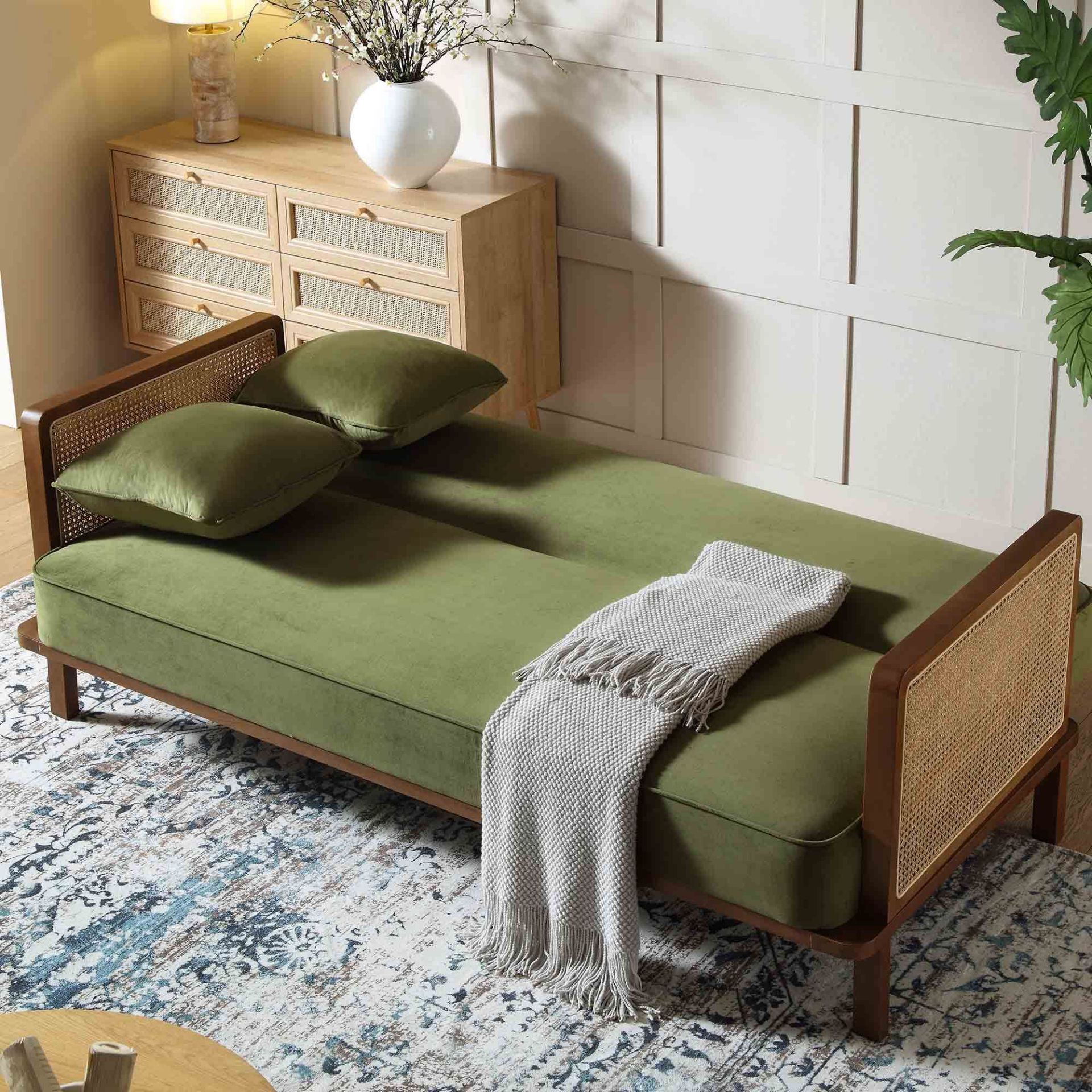 Pienza Cane Sofa Bed, Moss Green Velvet with Walnut Frame. -ER23. RRP £649.99. Upholstered in - Bild 2 aus 2