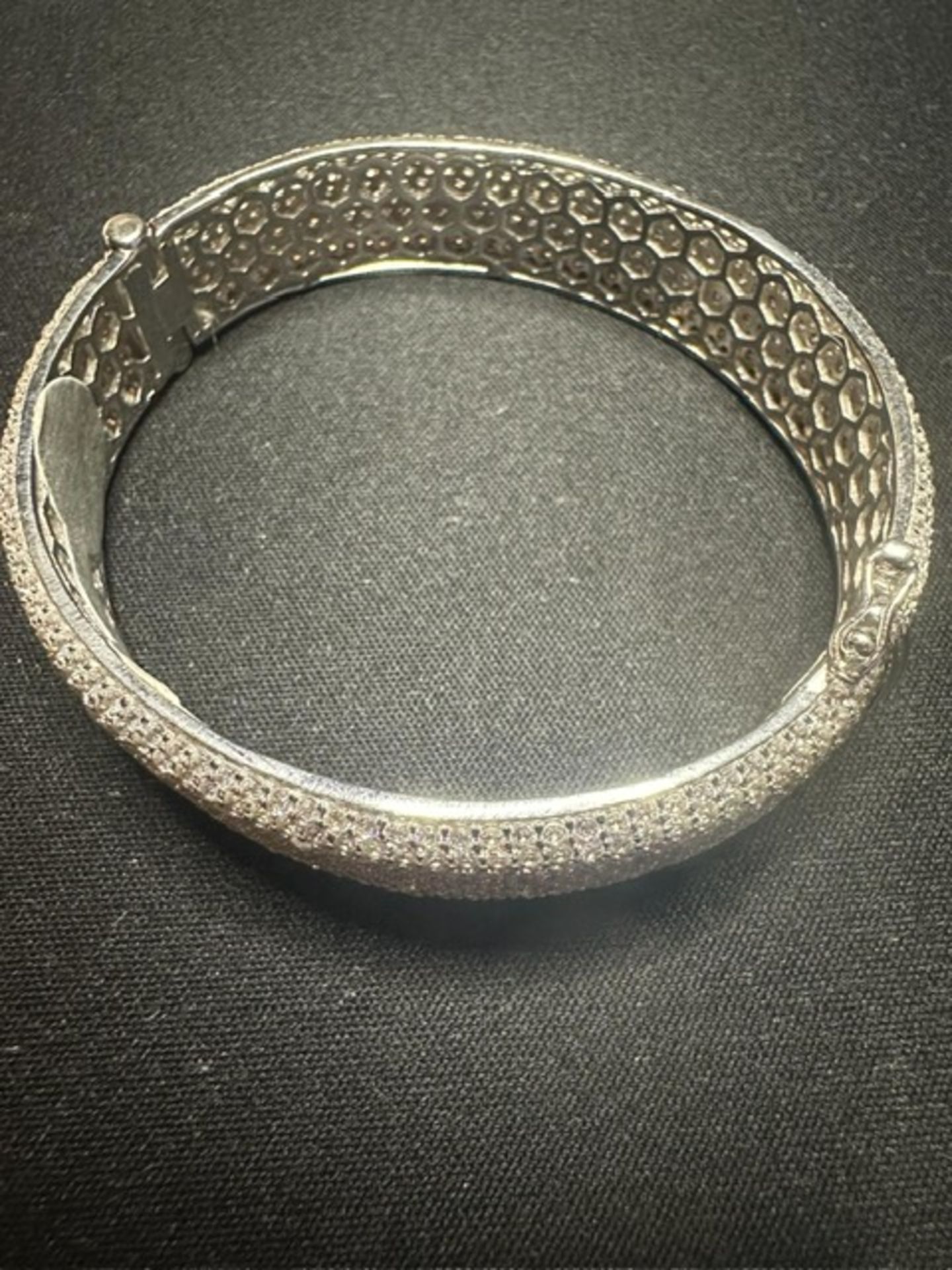 16mm Sterling Silver Crystal Embedded Bangle - Image 2 of 2