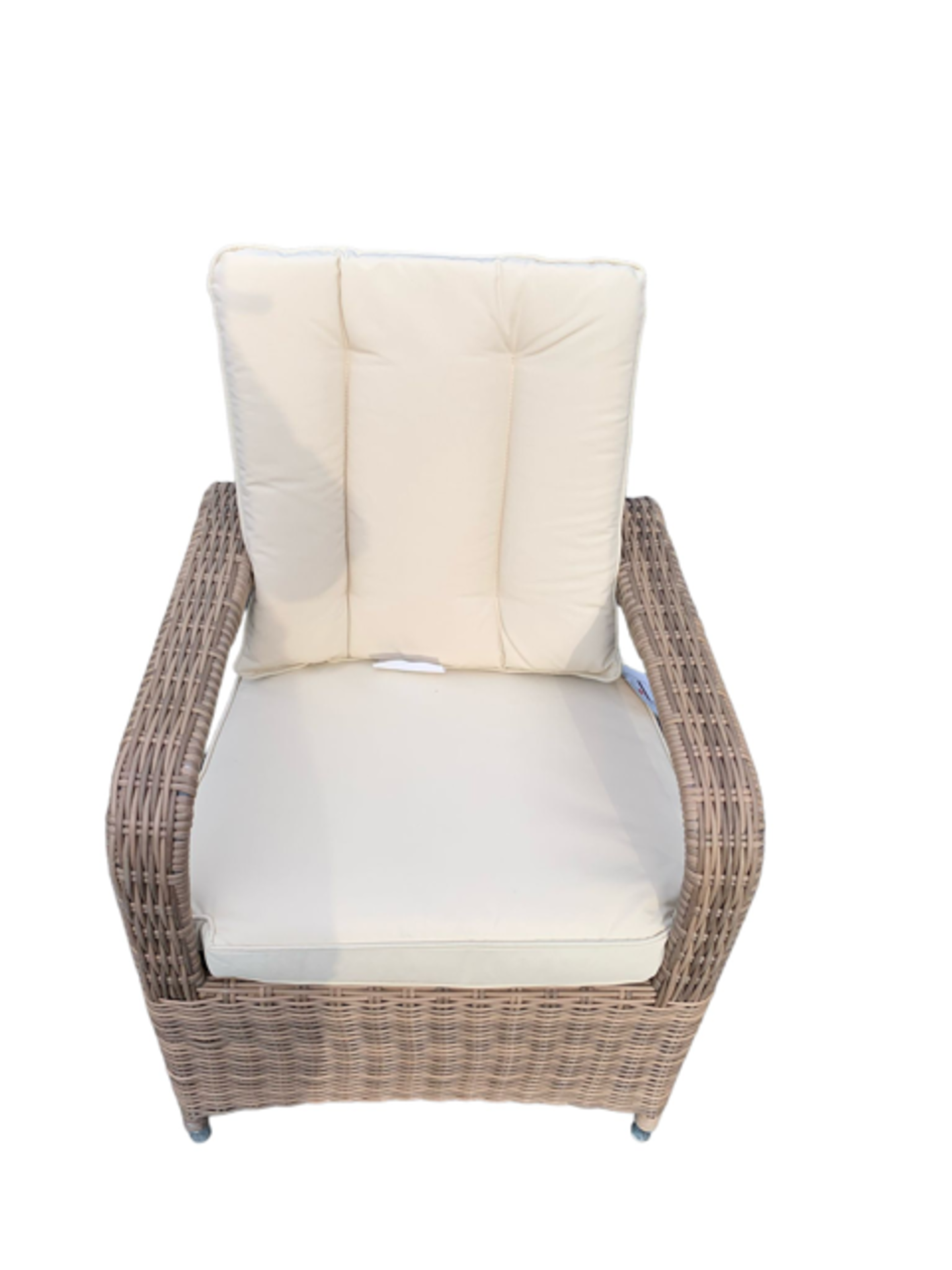 BRAND NEW 4 SEATER ROUND RATTAN DINING TABLE SET WITH ICE BUCKET AND WEATHER PROOF RAIN COVER. - Image 3 of 6