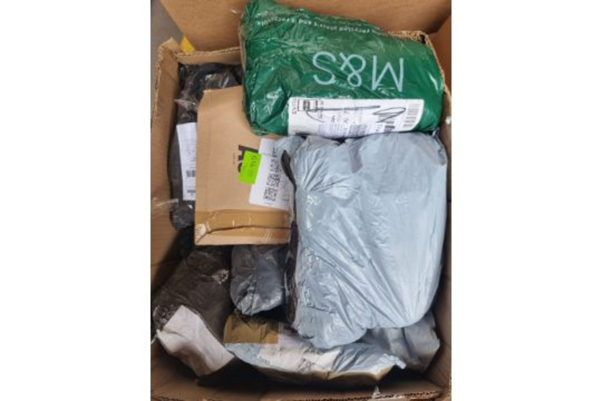 TRADE LOT TO CONTAIN 100 x UNCHECKED COURIER/INTERNET RETURNS. CONDITION & ITEMS UNKNOWN. ITEMS - Bild 5 aus 9