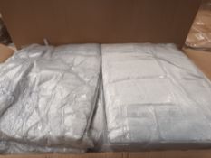 PALLET TO CONTAIN 200 X NEW & PACKAGED LUXURY 110X150CM FLEECE THROWS IN VARIOUS DESIGNS. RRP £24.99