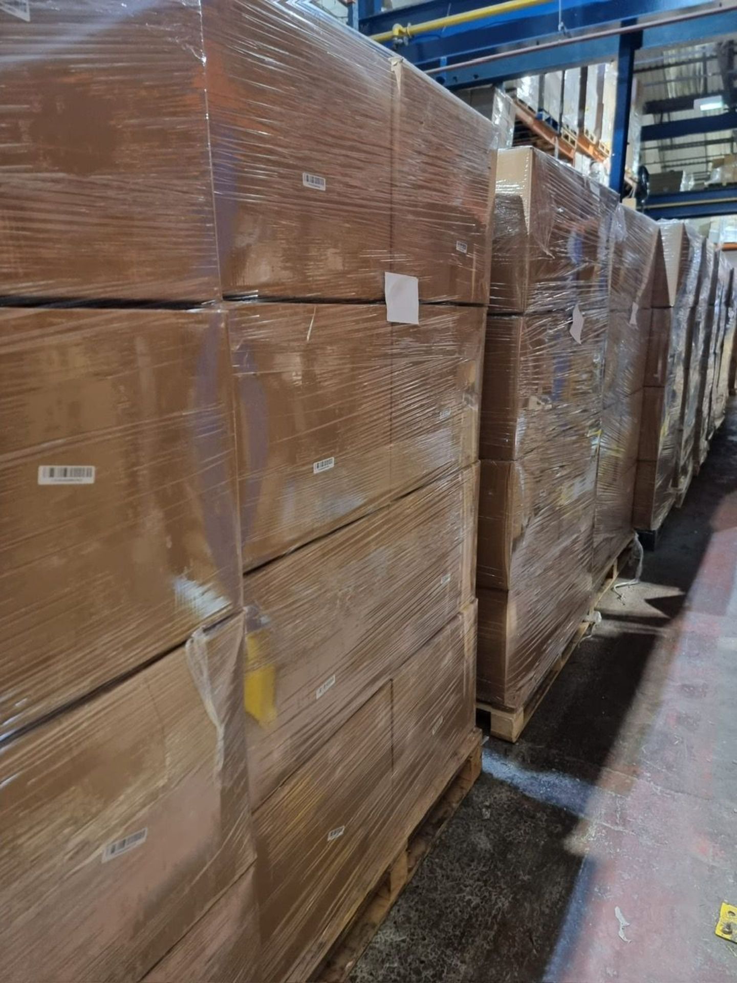 PALLET TO CONTAIN 500 x BAGGED/BOXED ITEMS FROM A MAJOR ONLINE RETAILER TO INCLUDE MAINLY CLOTHING & - Bild 26 aus 34