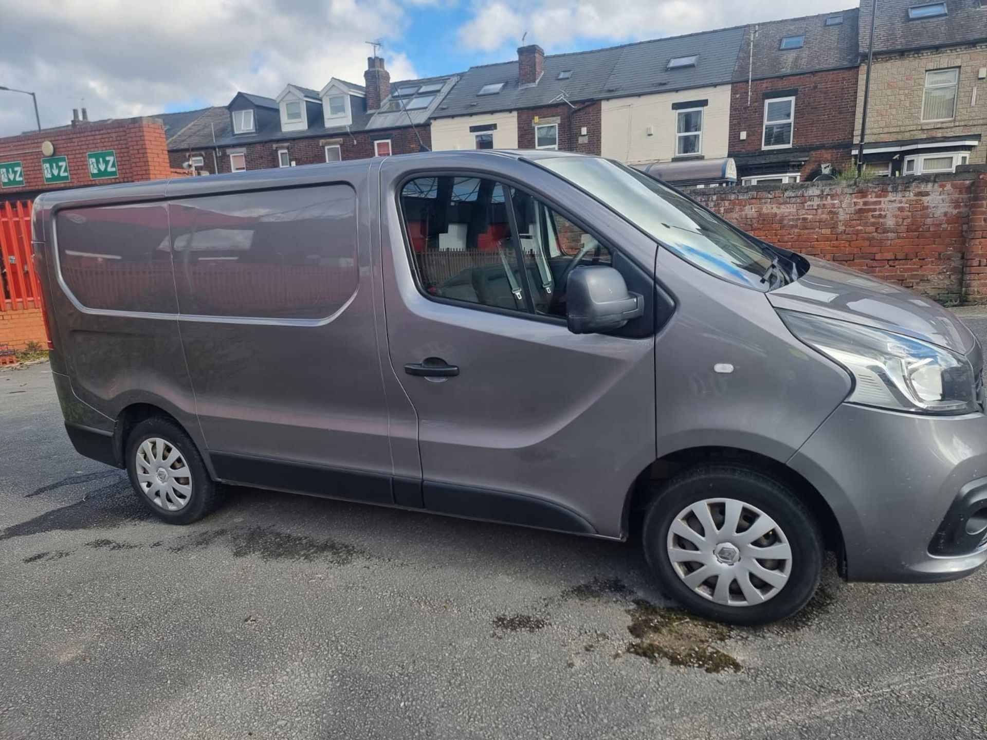 DN15 LZT RENAULT TRAFIC 2.7T 1.6 SL27 DCI 115 BUSINESS+ Panel Van. Comes with 1 key Date of - Image 5 of 7