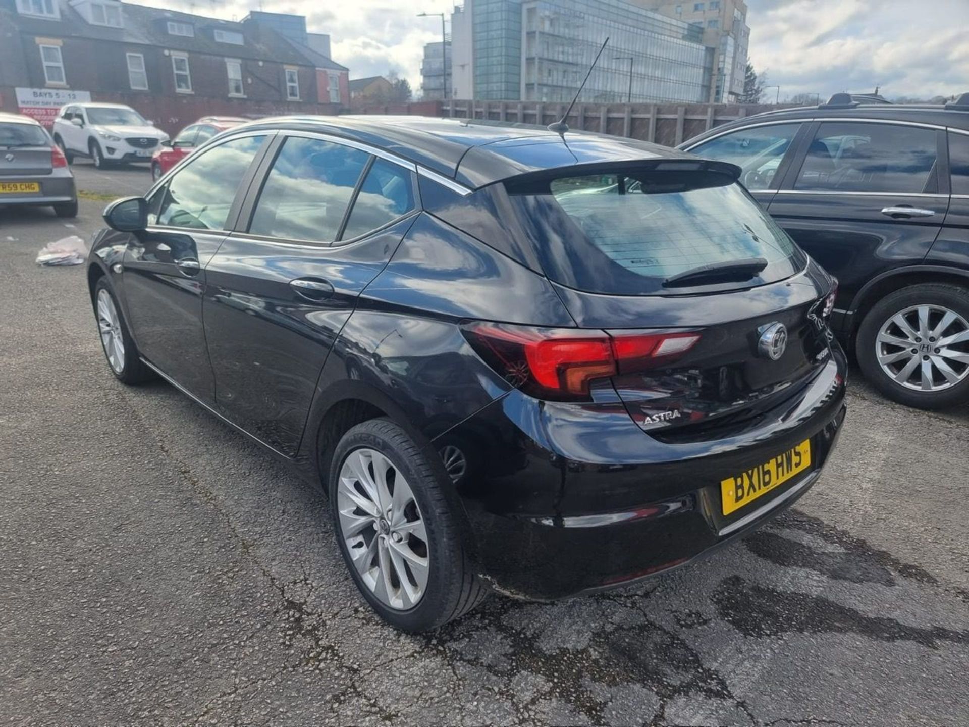 BX16 HWS VAUXHALL ASTRA 1.0T 12V 105 E/F DESIGN Hatchback.   Date of registration: 09/03/2016 - Image 2 of 8