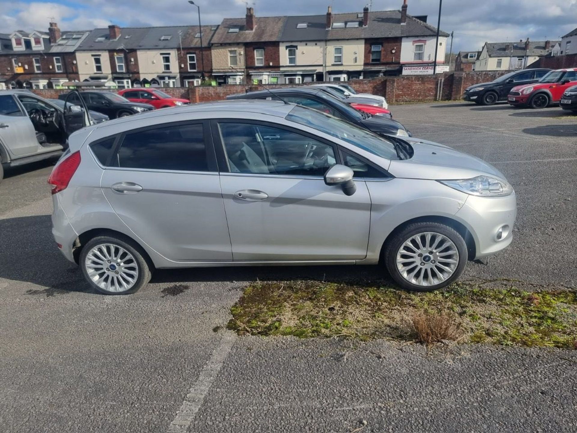 EX12 GAA FORD FIESTA 1.4 TDCI 70 TITANIUM Hatchback.   Date of registration:01/03/2012   Comes