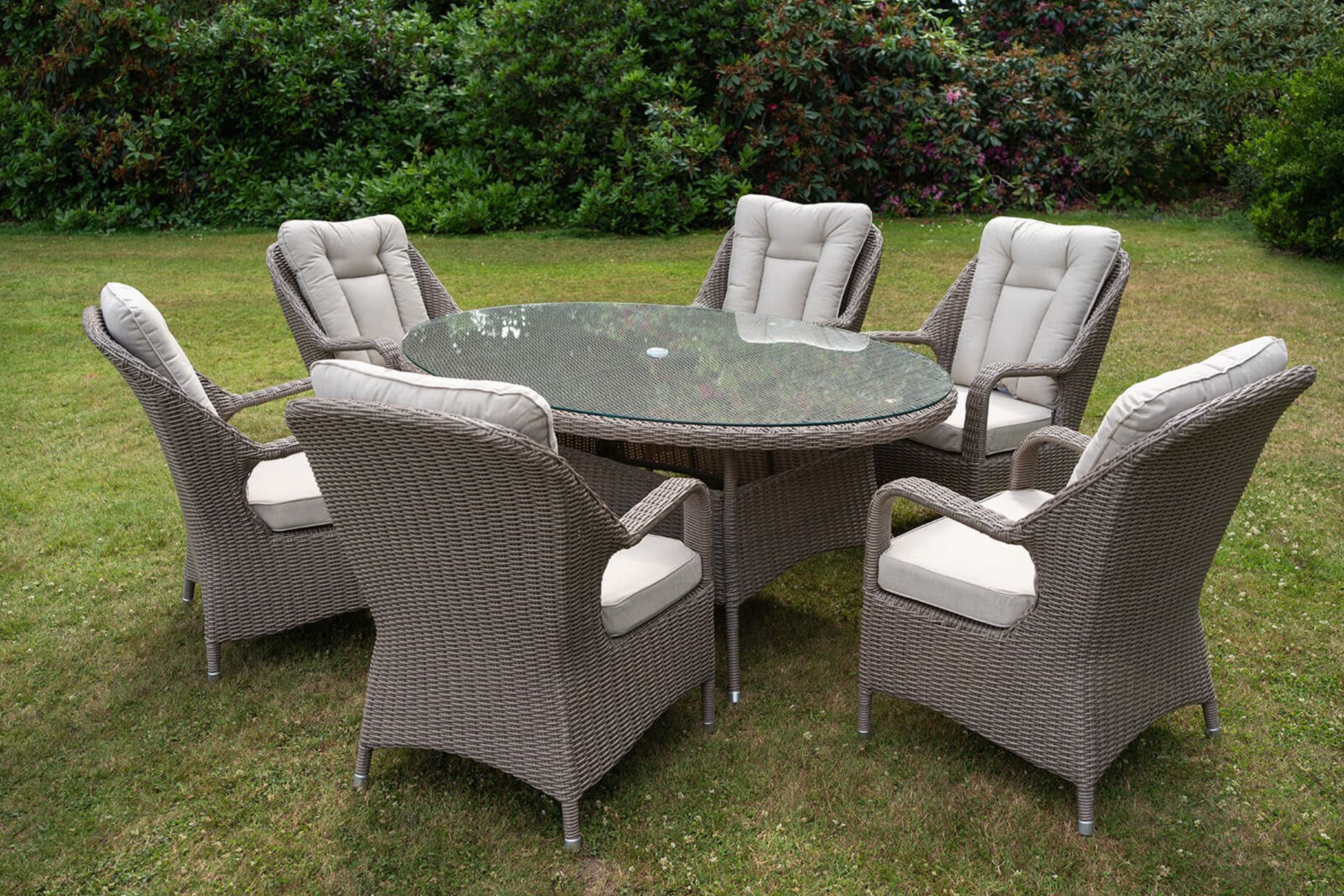 Brand New Moda Furniture 6 Seater Oval Outdoor Dining Set in Natural With Cream Cushions. RRP £