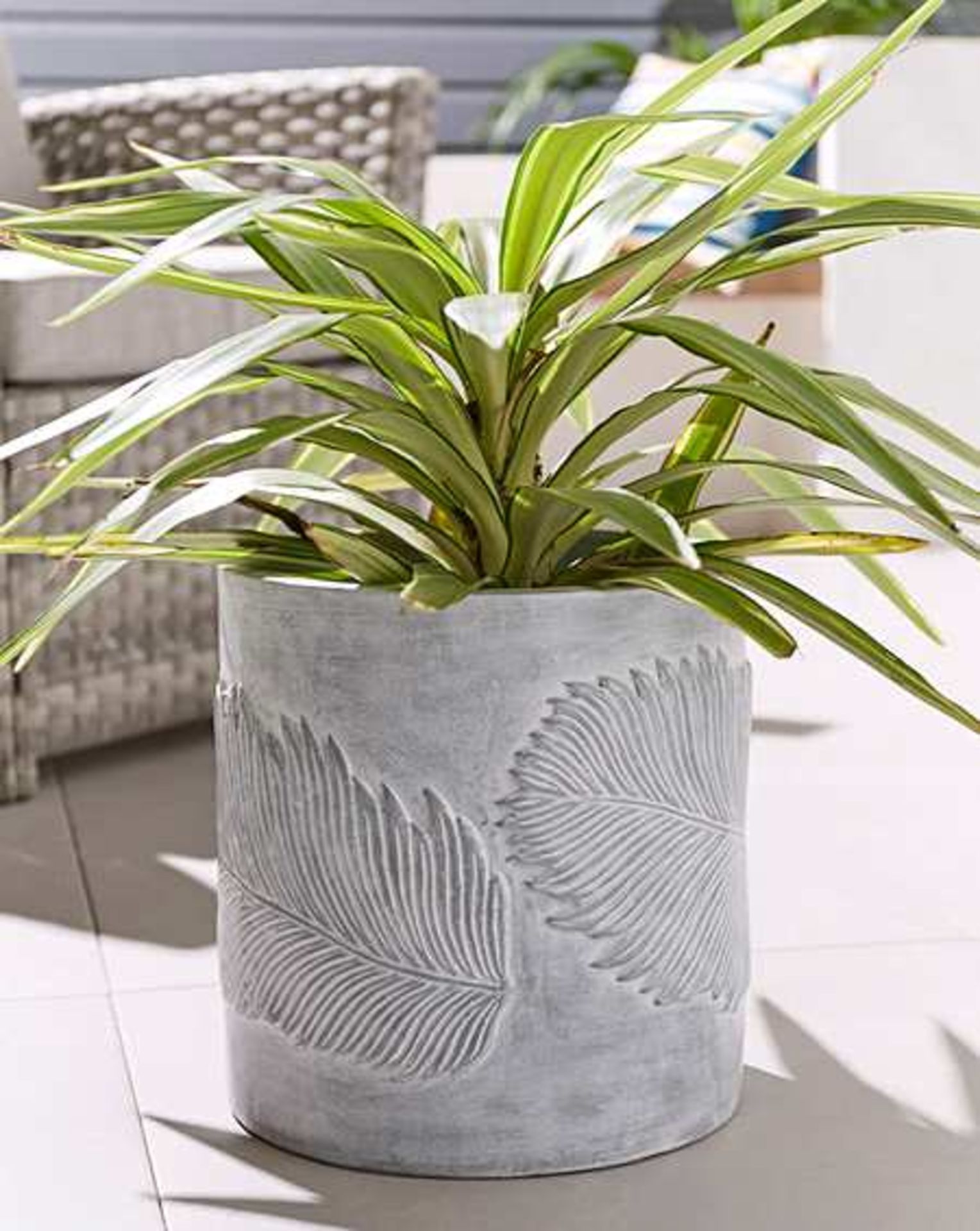 2x NEW & BOXED EMBOSSED LEAF PLANTERS. RRP £59.99 EACH. (R17-3)