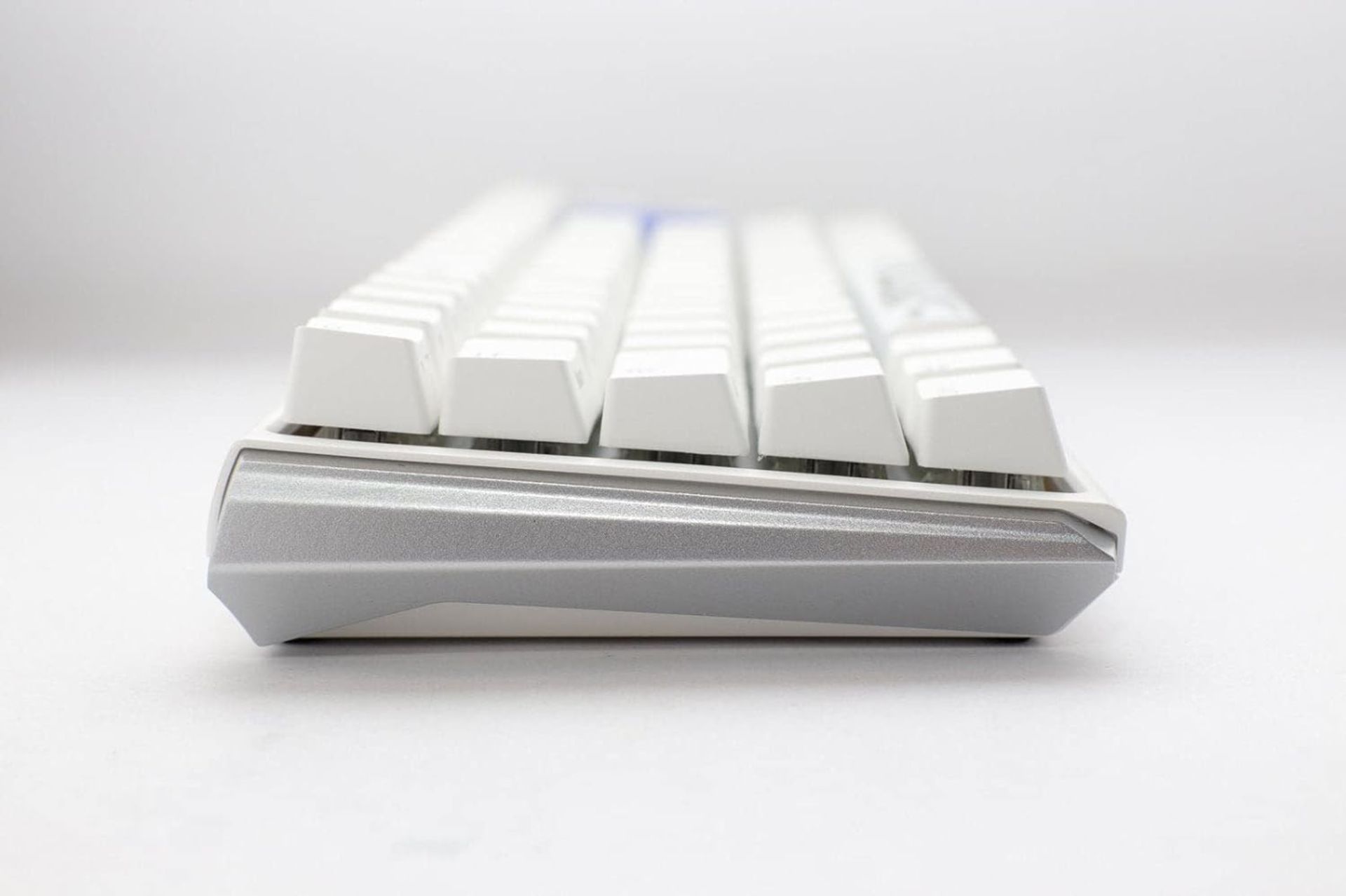 DUCKY ONE 3 Pure White SF RGB Wired Cherry MX Red Mechanical Keyboard. RRP £135. QUACK Mechanics - Image 4 of 5
