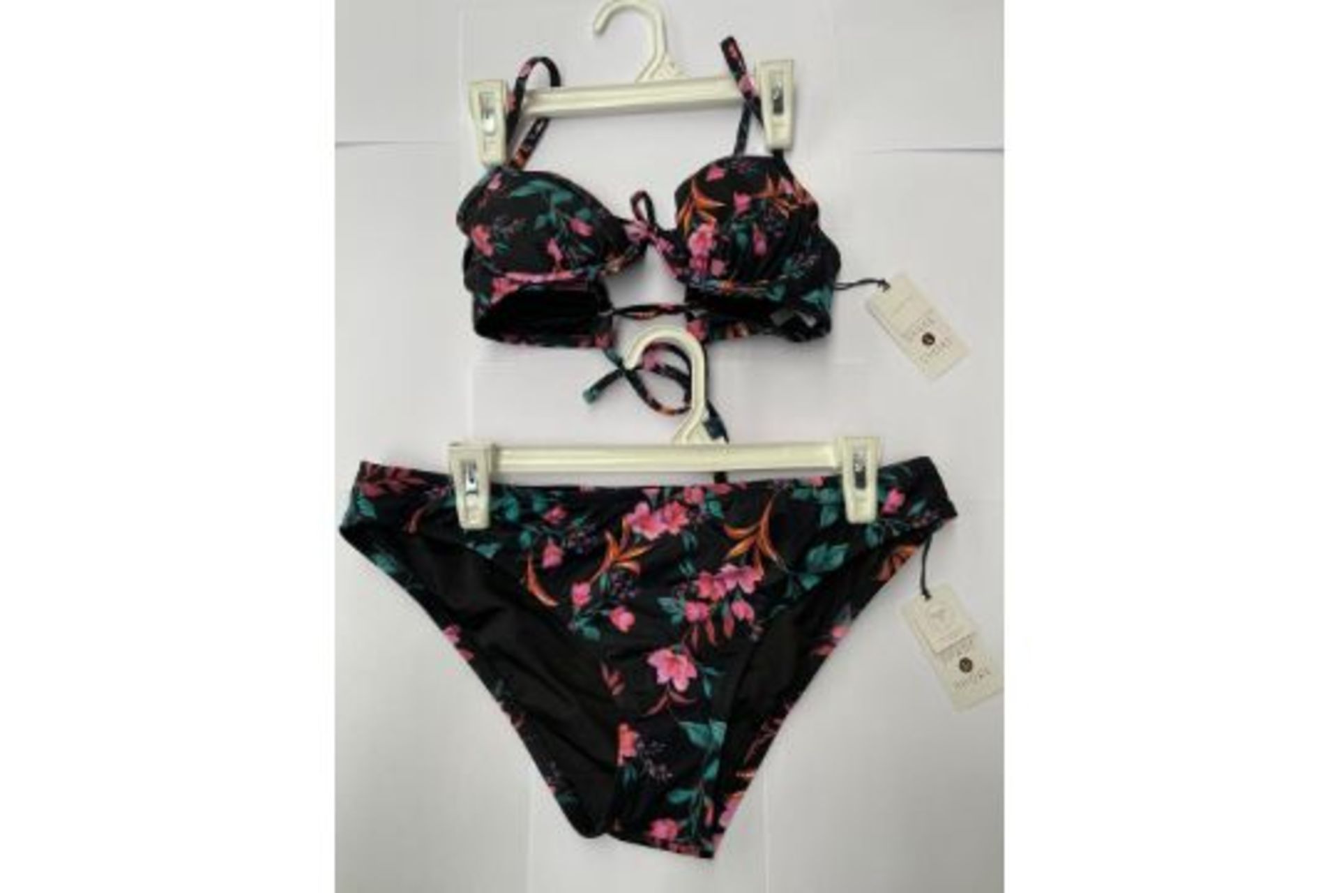 99,658 X BRAND NEW PIECES OF SWIMWEAR IN ASSORTED DESIGNS AND SIZES - Image 2 of 7